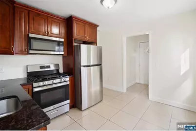 30 Clarendon Place, Hackensack, NJ 07601 - Photo 9