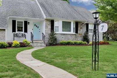 7 Madison Heights, Wyckoff Township, NJ 07481 - Photo 3