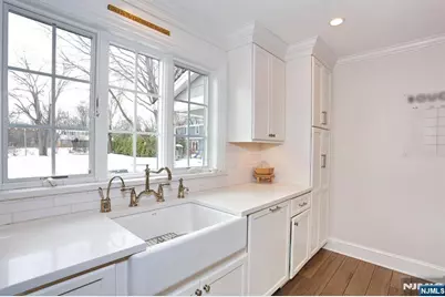 7 Madison Heights, Wyckoff Township, NJ 07481 - Photo 9