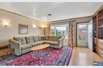 509 8th Street, Palisades Park, NJ 07650 - Photo 3