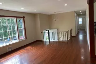 352 Maplewood Dr, Paramus, NJ 07652 - Photo 7