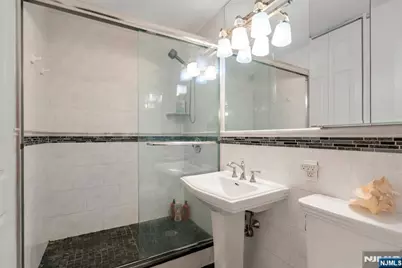 555 North Avenue 17S #17S, Fort Lee, NJ 07024 - Photo 15