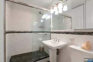 555 North Ave 17S, Fort Lee, NJ 07024 - Photo 15