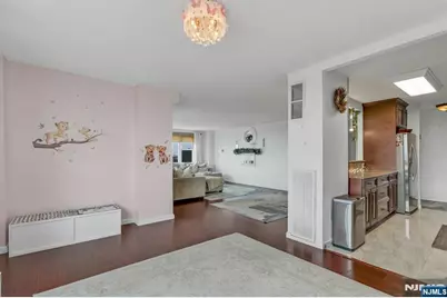 555 North Avenue 17S #17S, Fort Lee, NJ 07024 - Photo 11