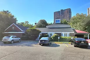 603 Franklin Ct L603, Edgewater, NJ 07020 - Photo 3