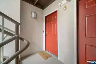 9 Legend Hills Dr, Edgewater, NJ 07020 - Photo 5