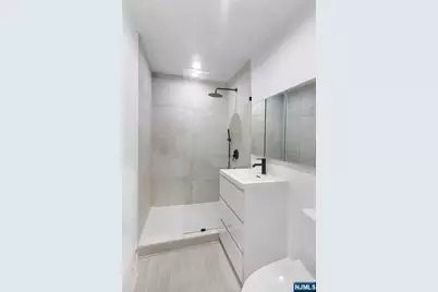 6010 Boulevard East, West New York, NJ 07093 - Photo 17