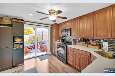 31 Hamilton Street, Bloomingdale, NJ 07403 - Photo 15