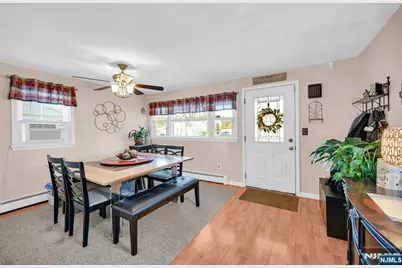 31 Hamilton Street, Bloomingdale, NJ 07403 - Photo 5