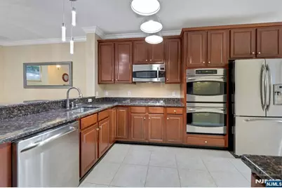 6 Cliff Road D2 #D2, Woodland Park, NJ 07424 - Photo 11