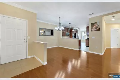 6 Cliff Road D2 #D2, Woodland Park, NJ 07424 - Photo 5