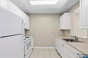 905 River Road 204, Edgewater, NJ 07020 - Photo 13