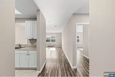 905 River Road 204 #204, Edgewater, NJ 07020 - Photo 3