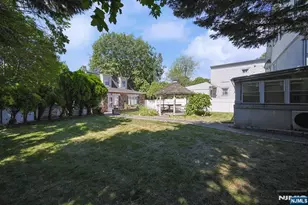 1585 Bergen Blvd, Leonia, NJ 07605 - Photo 5