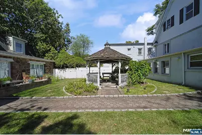 1585 Bergen Boulevard, Leonia, NJ 07605 - Photo 7