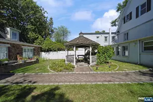 1585 Bergen Blvd, Leonia, NJ 07605 - Photo 7