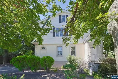 1585 Bergen Boulevard, Leonia, NJ 07605 - Photo 1
