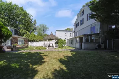 1585 Bergen Boulevard, Leonia, NJ 07605 - Photo 11