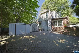 1585 Bergen Blvd, Leonia, NJ 07605 - Photo 13