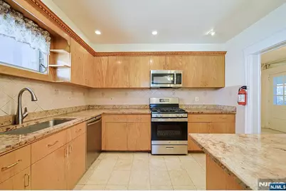 1585 Bergen Boulevard 1 #1, Leonia, NJ 07605 - Photo 19