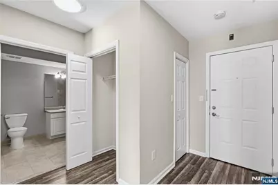 905 River Road 210 #210, Edgewater, NJ 07020 - Photo 9