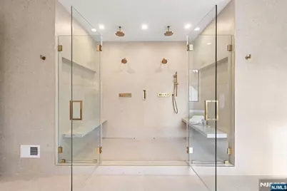 375 Burnet Place, Paramus, NJ 07652 - Photo 19