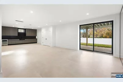 375 Burnet Place, Paramus, NJ 07652 - Photo 27