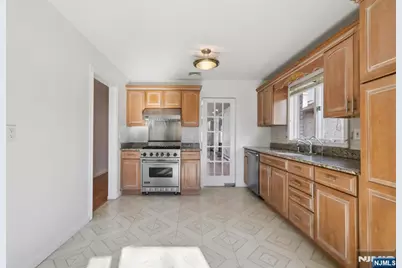 336 E Columbia Avenue 1 #1, Palisades Park, NJ 07650 - Photo 11