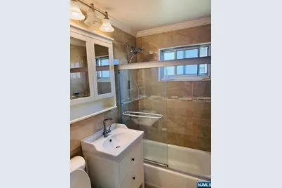 1495 E Terrace Circle 6 #6, Teaneck Township, NJ 07666 - Photo 7