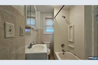 18 E Forest Avenue 2 Fl #2 Fl, Englewood, NJ 07631 - Photo 7