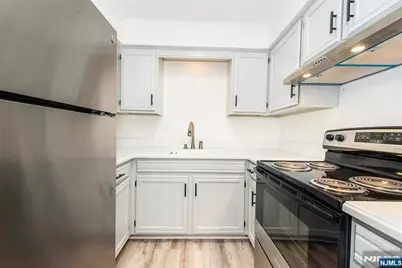 79 Getty Avenue 4B #4B, Clifton, NJ 07011 - Photo 3