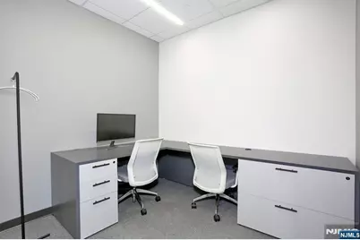 1 Bridge Plaza 910 #910, Fort Lee, NJ 07024 - Photo 31