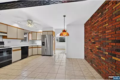 66 Jamros Terrace, Saddle Brook Township, NJ 07663 - Photo 17