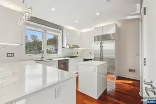 25 Vela Way, Edgewater, NJ 07020 - Photo 11