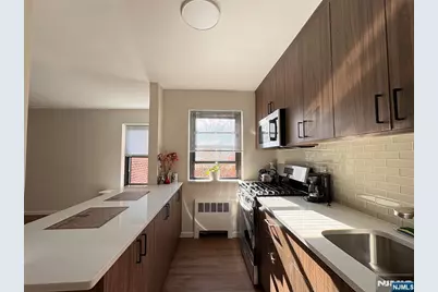 2329 Hudson Terrace C3 #C3, Fort Lee, NJ 07024 - Photo 11