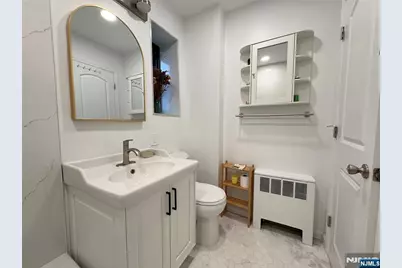 2329 Hudson Terrace C3 #C3, Fort Lee, NJ 07024 - Photo 35