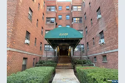 2329 Hudson Terrace C3 #C3, Fort Lee, NJ 07024 - Photo 3