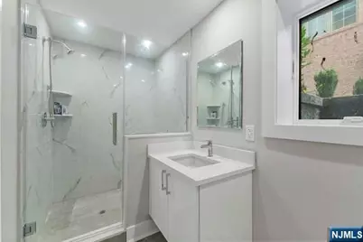 211 Warwick Avenue 1 #1, Fort Lee, NJ 07024 - Photo 37