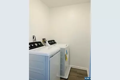 360 Broad Street, Carlstadt, NJ 07072 - Photo 9