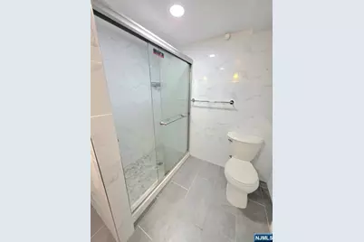 201 Riverdale Drive, Fort Lee, NJ 07024 - Photo 13