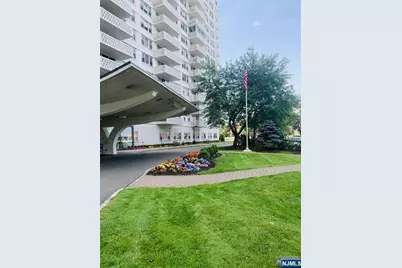 2000 Linwood Avenue 10M #10M, Fort Lee, NJ 07024 - Photo 15