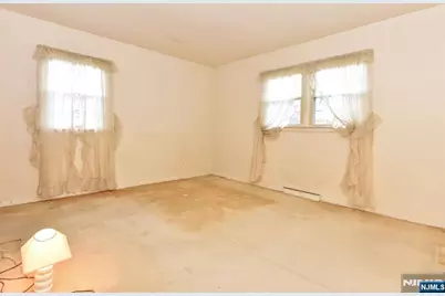 61 Mackay Avenue, Waldwick, NJ 07463 - Photo 5