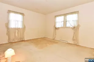 61 Mackay Ave, Waldwick, NJ 07463 - Photo 5