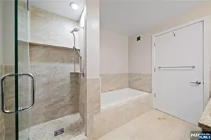 301 Hudson Park 301, Edgewater, NJ 07020 - Photo 9