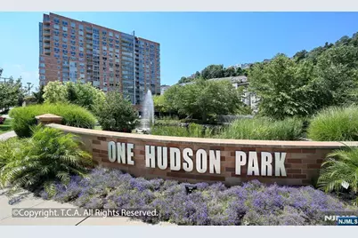 301 Hudson Park 301 #301, Edgewater, NJ 07020 - Photo 1