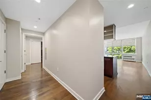 301 Hudson Park 301, Edgewater, NJ 07020 - Photo 11
