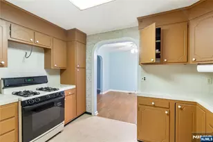 15 Edgewater Rd, Cliffside Park, NJ 07010 - Photo 13