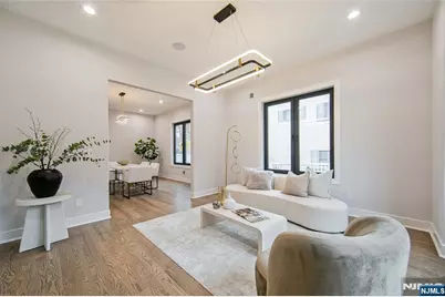 121 Circle Drive, Paramus, NJ 07652 - Photo 7