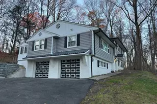 28 Overlook Rd, Saddle River, NJ 07458 - Photo 3