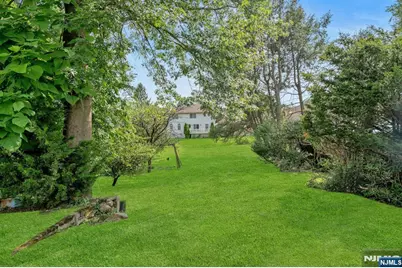 232 W Midland Avenue, Paramus, NJ 07652 - Photo 43